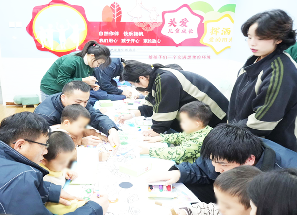 Volunteer Activity at Xi’an Integrated Child Service Center